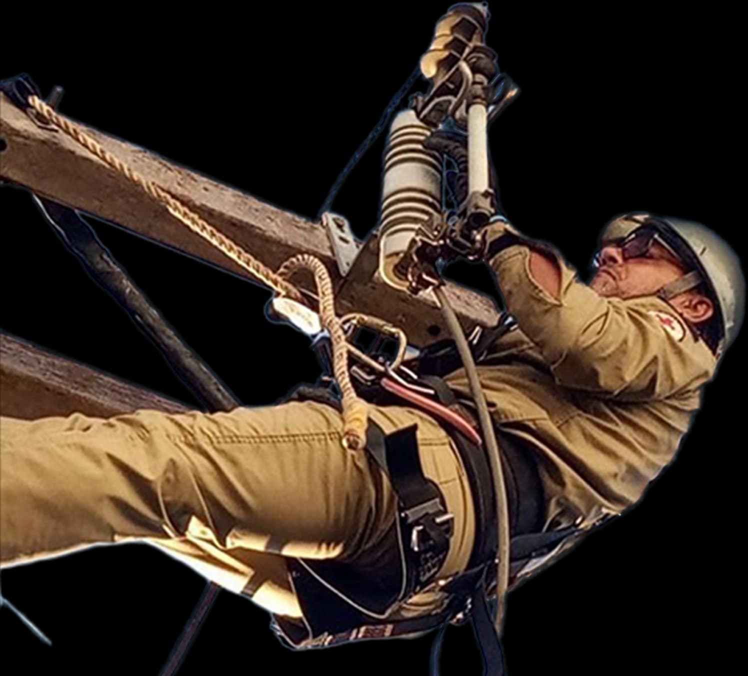 Eletricista industrial GM Manutenções trabalhando em Redes Aéreas de Distribuição (RDA) em Belo Horizonte